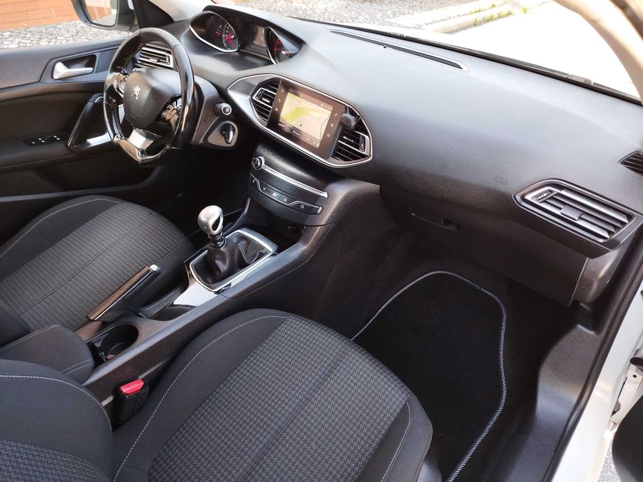 Peugeot 308  SW1.5 HDI.cx6.120cv