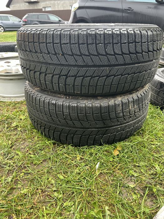 Зимові шини Michelin. 215/55/R16  7.7 мм