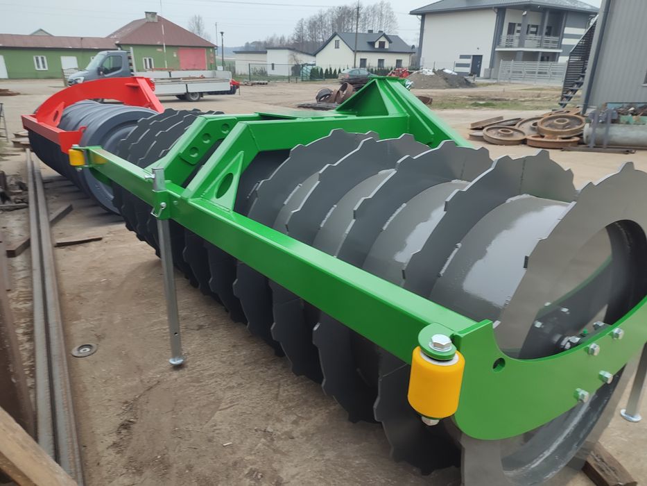 Wał pryzmowy WPG300 PROW młody rolnik