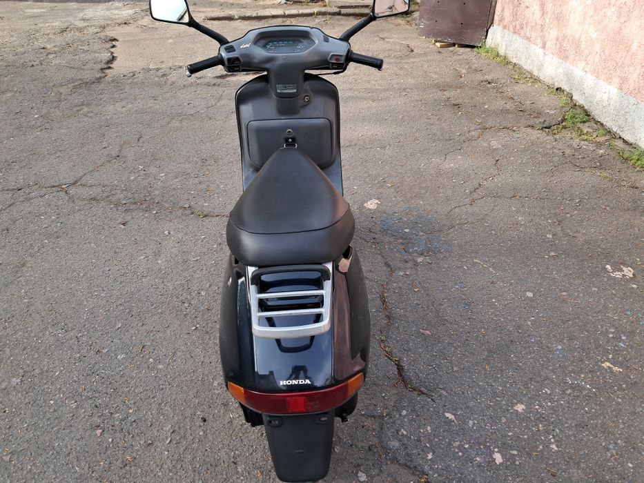 Мопед, скутер Honda Lead АФ 20