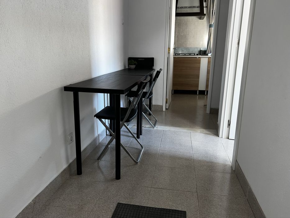 Quarto Partilhado a estrear para 3 Pessoas — Águas Livres, Amadora