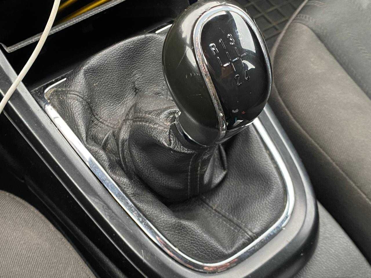 Авто Opel Astra 2011