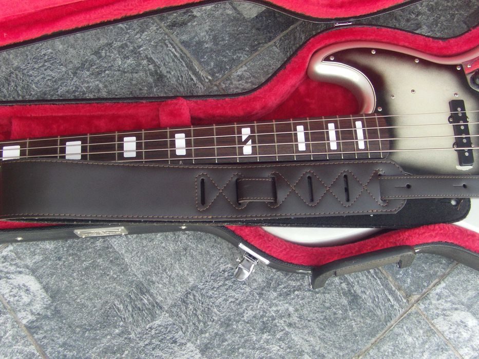 Gitara  basowa Squier  Fennder Jazz Bass