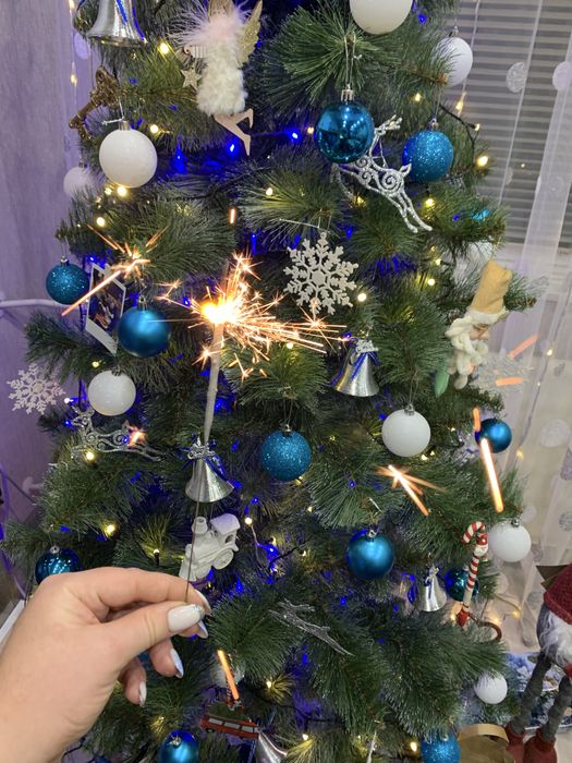 Продам  ёлку исскуственную