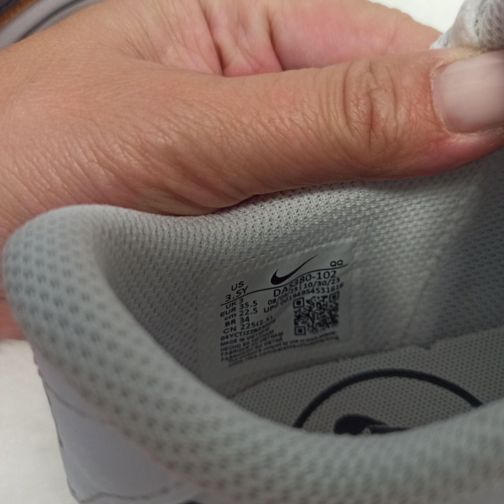 Оригінал NIKE кросівки,кеди для хлопчика,35.5 розмір, устілка 23 см