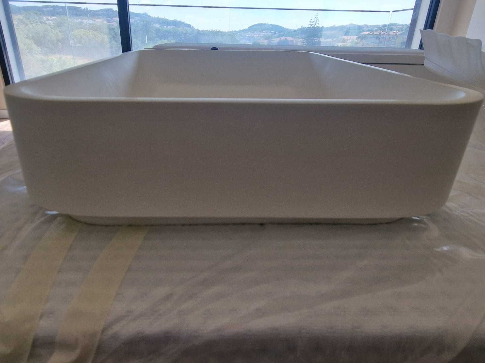 Lavatório de Bancada 60x40x11 (Mineral Fundido) - NOVO