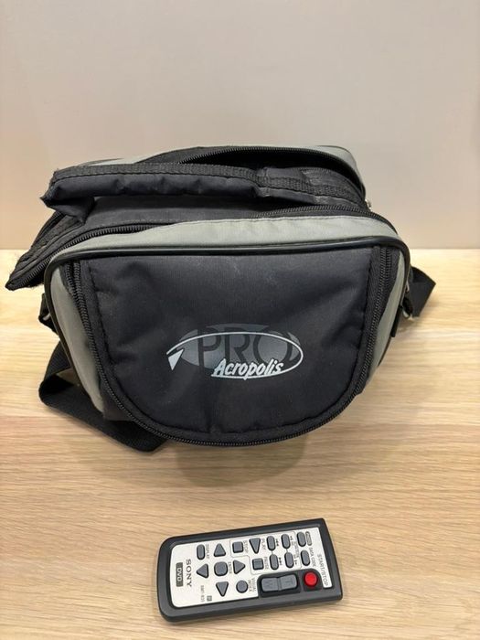 Відеокамера Sony DCR-DVD405E

Камера працює, в хорошому стані. В к