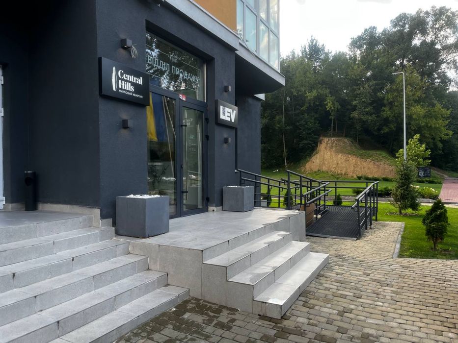 Комерційне приміщення 15,5 м², фасад, Київ, Голосіївський