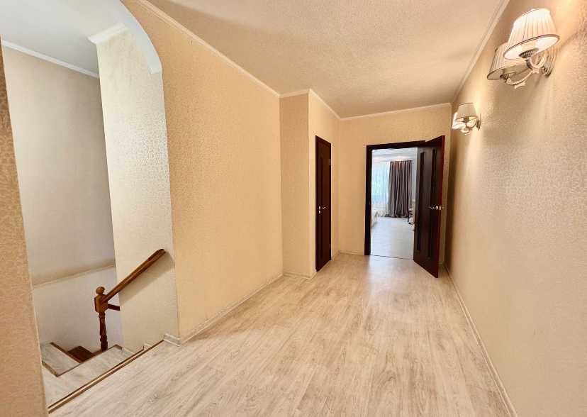 Продам хороший дом на Немышле ,180 м2 с ремонтом (код 5215)