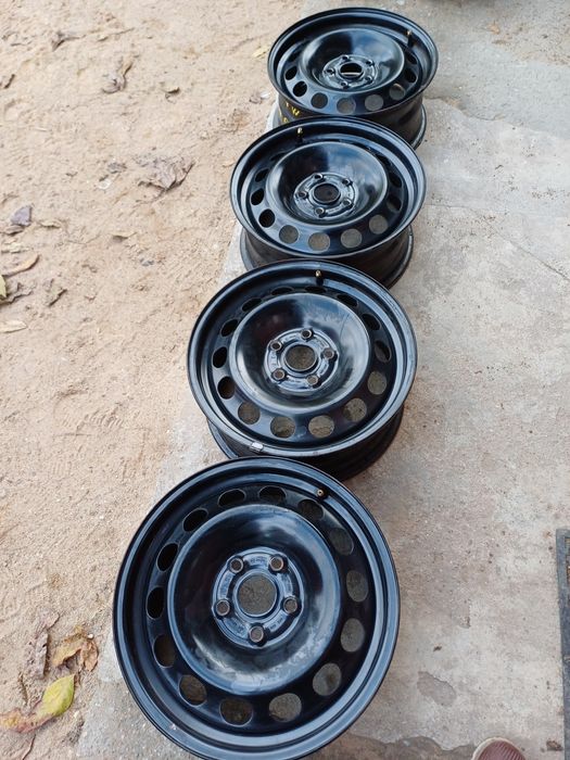 Felgi stalowe 16" 5x112 6,5J et50 VW Golf 6 VW Touran Jetta Sharan