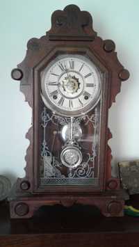 Relógio de parede muito antigo