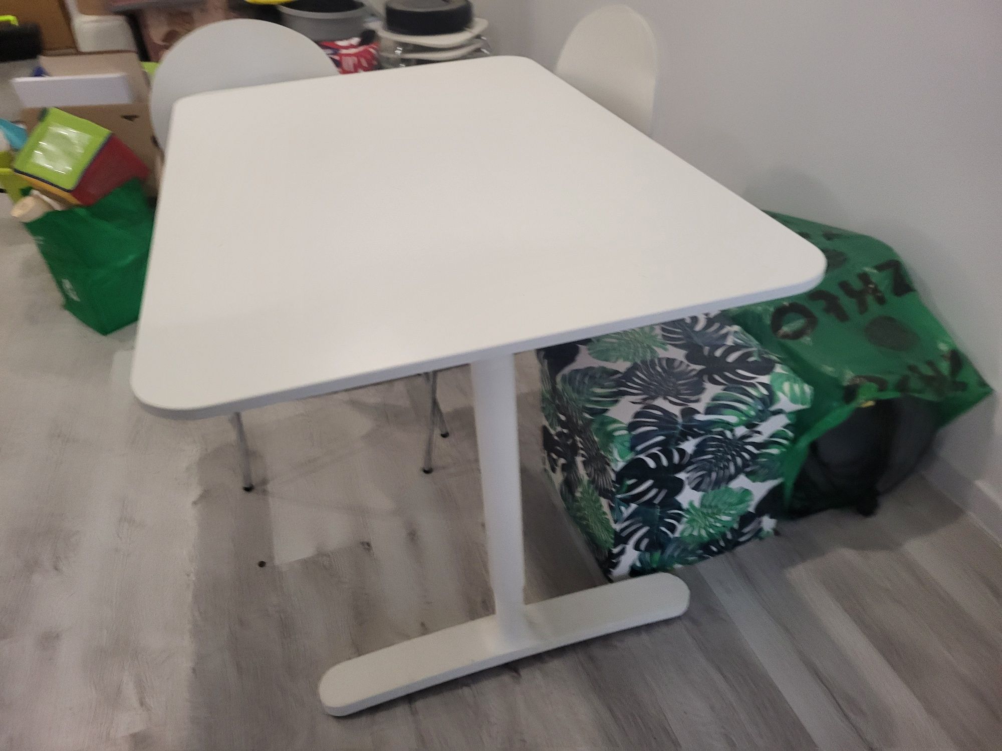 2 Stoły rozkładane z Ikea i 5 krzesł do biura