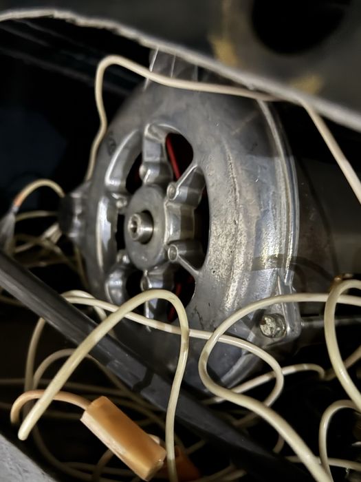 Єлектро мотор двух швидкісний  220 вольт