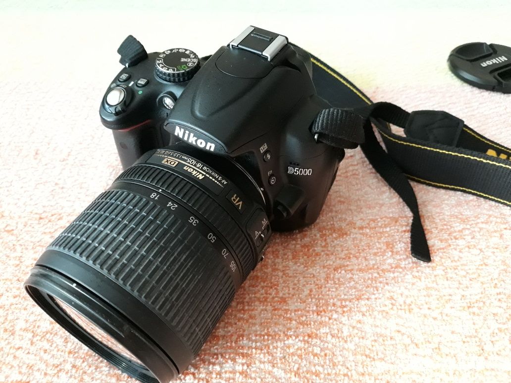 Nikon D5000 (18-105) как новая