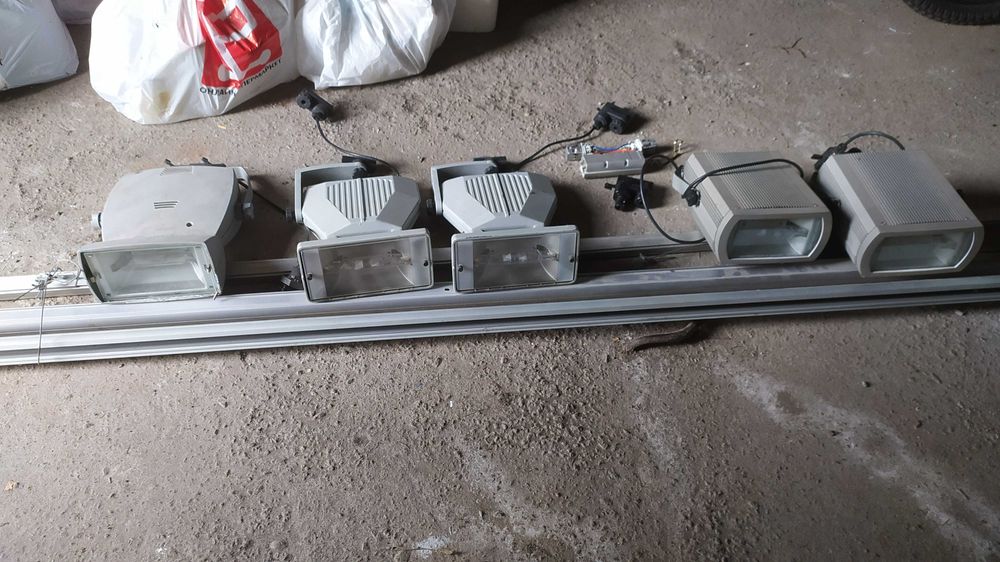 Трекові світильники з шинопроводами за третину ціни