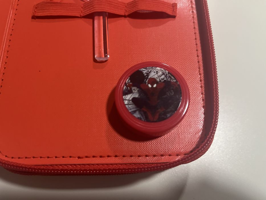 Porta-lápis triplo do Spiderman (Marvel).