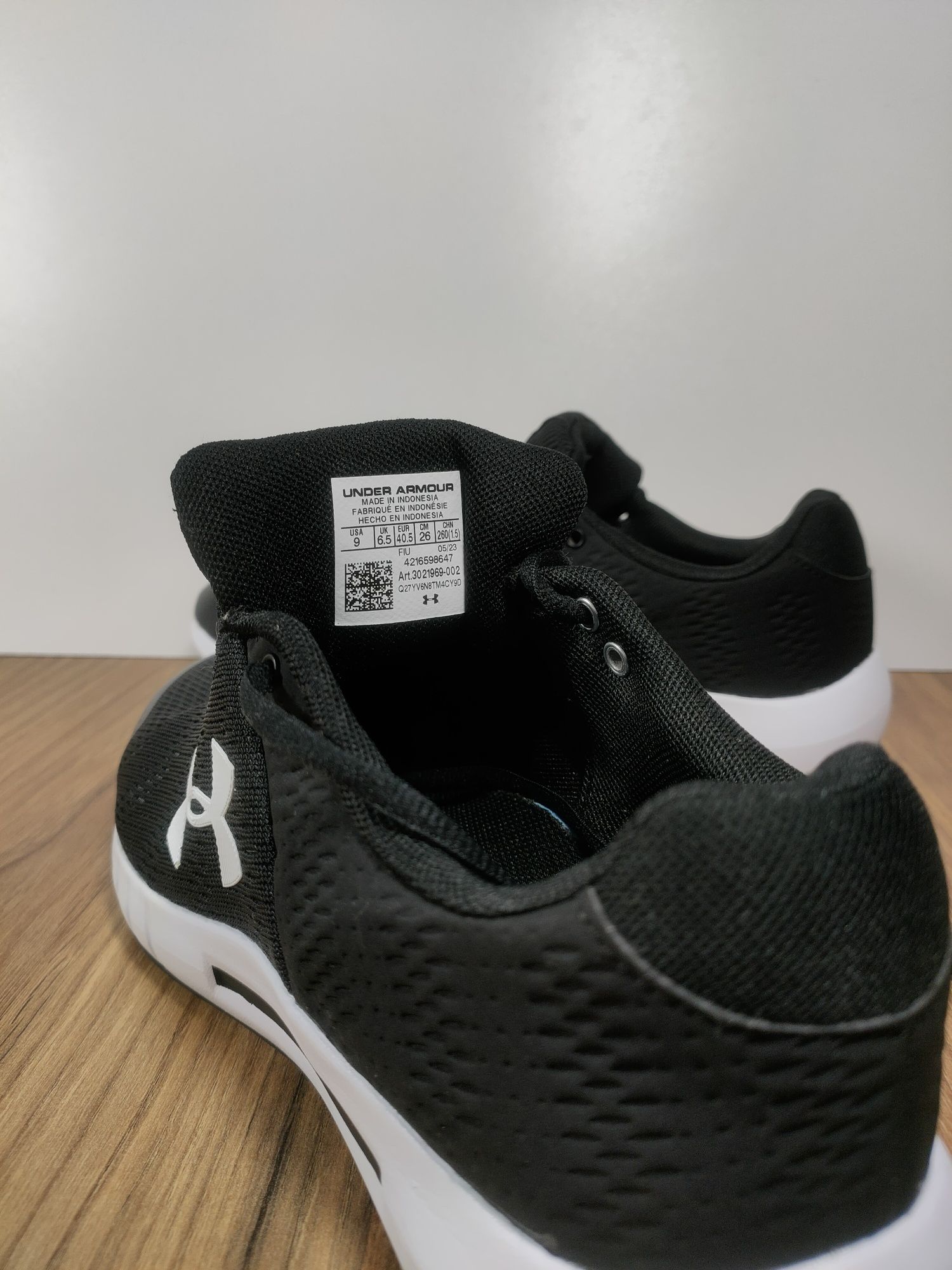 Buty Under Armour sneakersy damskie sportowe gym r. 40 26cm