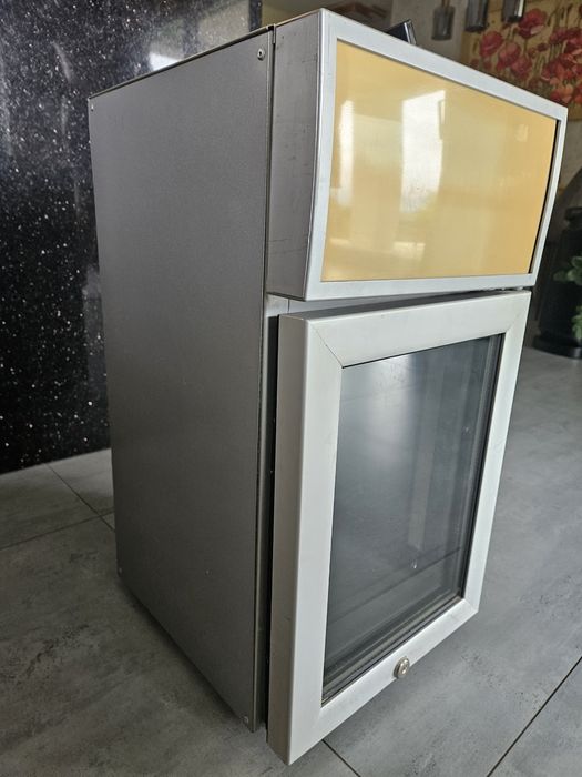 Mała lodówka redbull