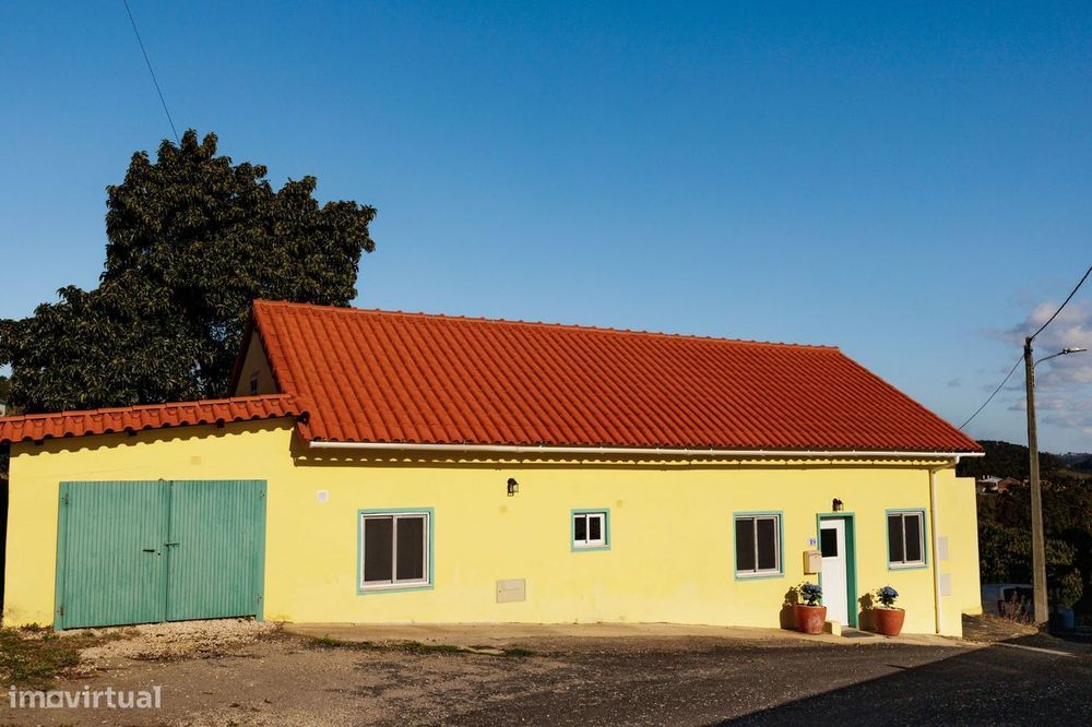 Cheerful hilltop house on a spacious property