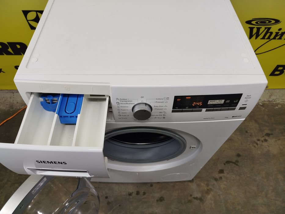 Пральна машина фірми Siemens, модель WM14Q461BY