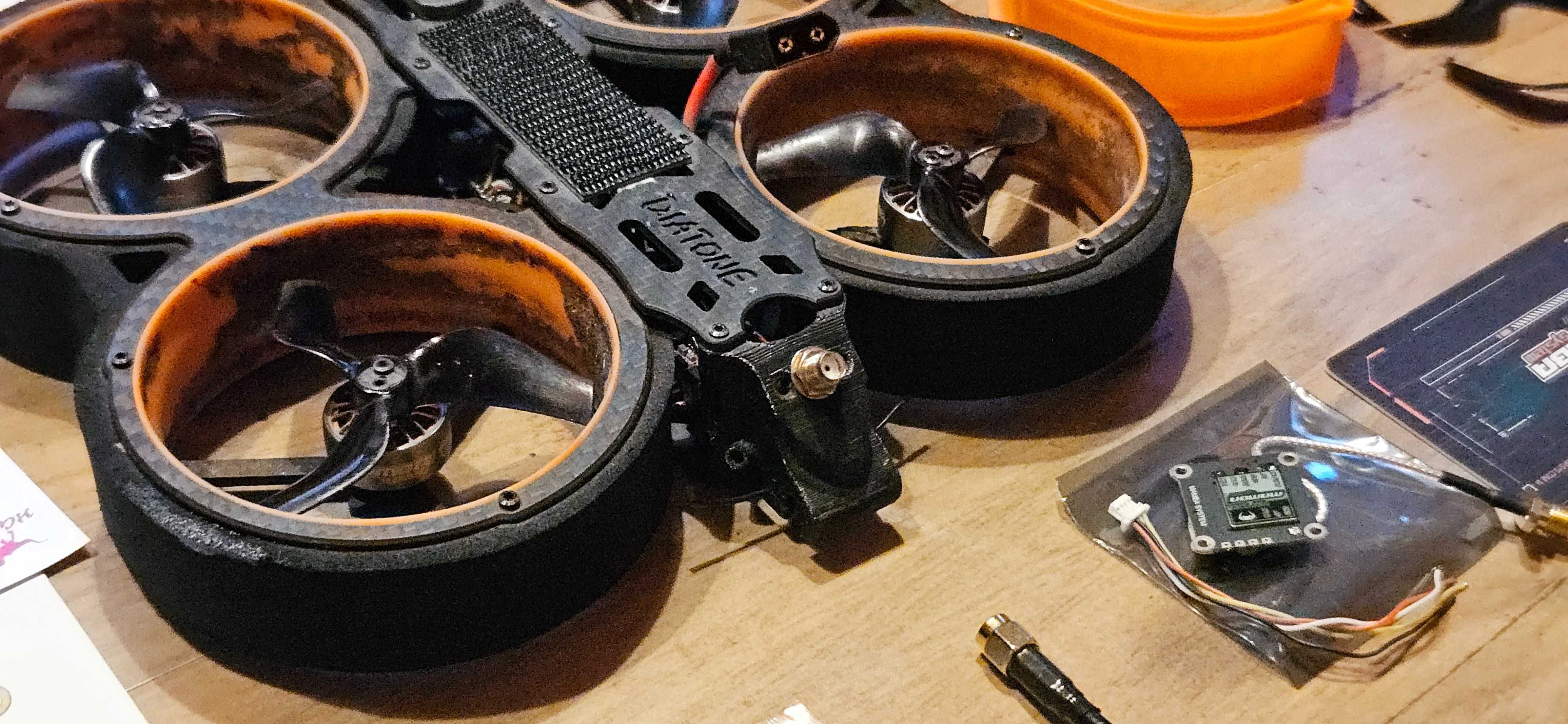 Diatone MX-C Taycan 369 - Dron Cinewhoop FPV 6S analog - duży zestaw