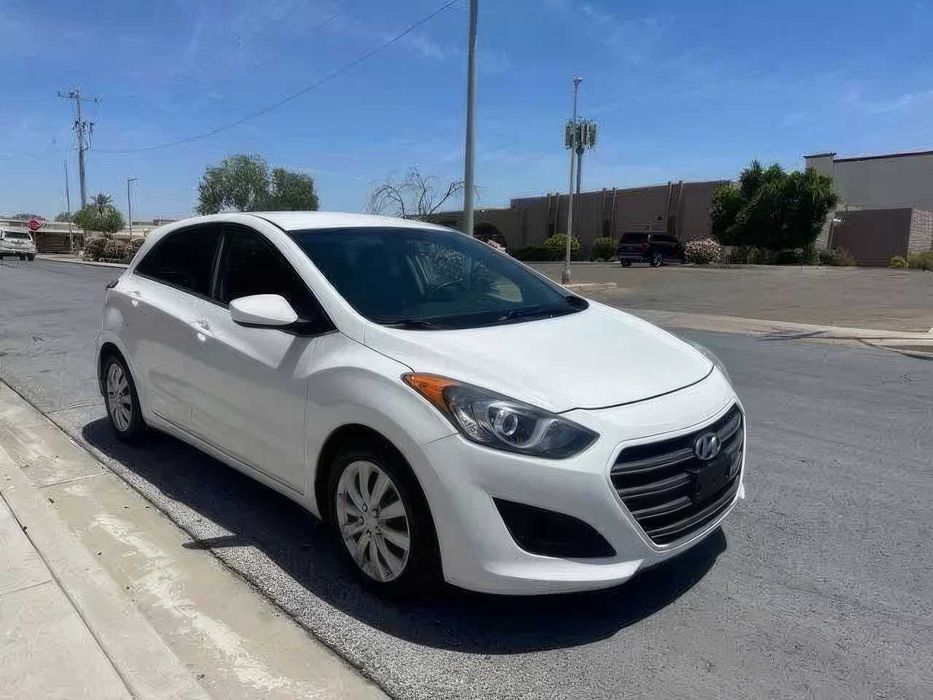 Hyundai Elantra GT      2016