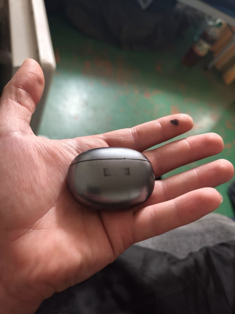 Продам наушники Bluetooth