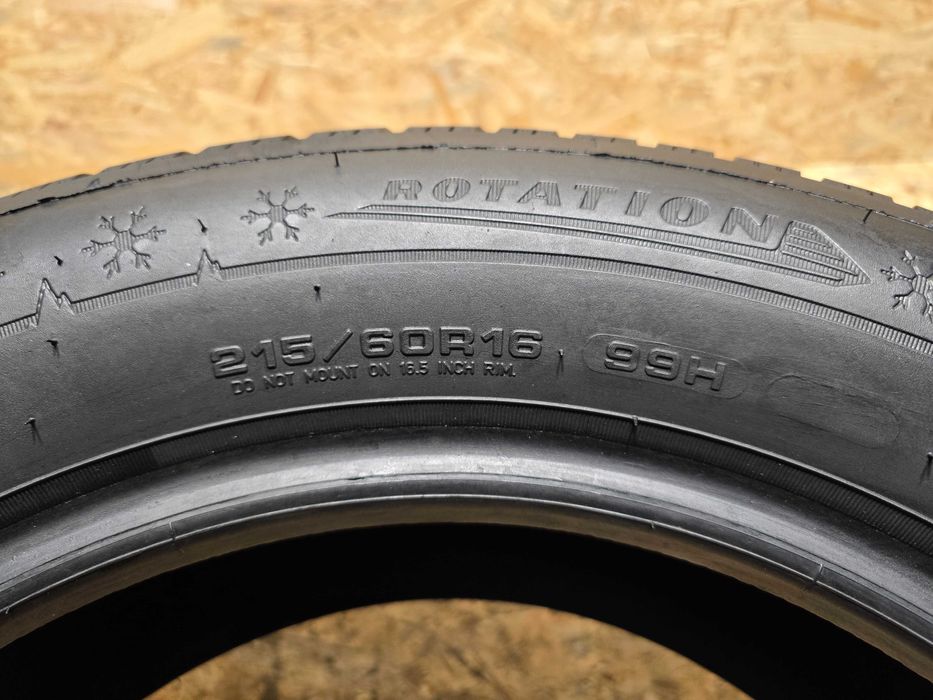 Opona pojedyńcza 215/60/16 Dunlop Winter Sport 5