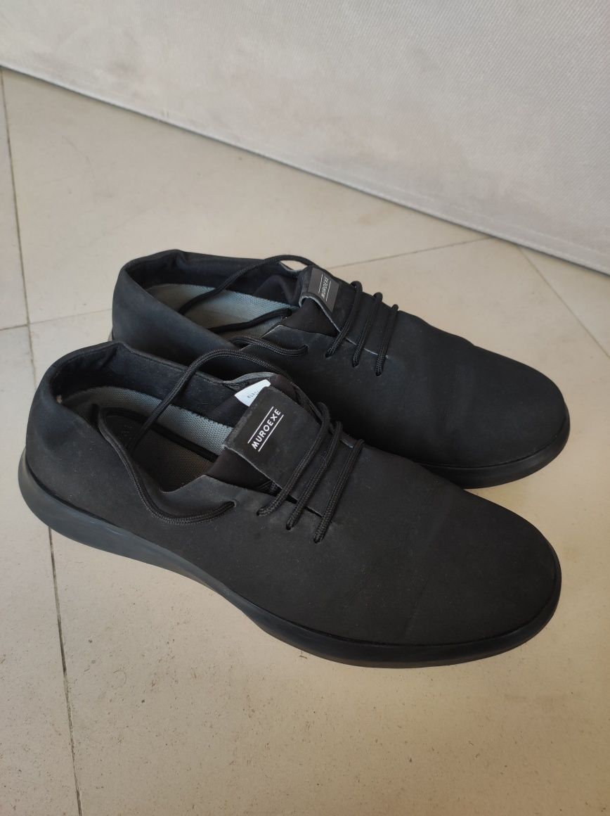 Sapatos pretos Muroexe