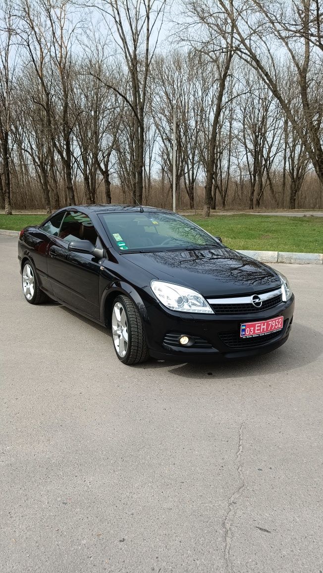 Opel Astra H TwinTop 1.8 газ/бенз купе-кабріолет,щойно з Німеччини.