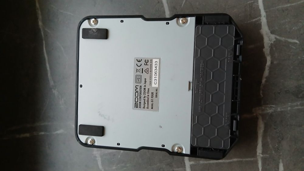 G1 Four ZOOM multiefekt gitara
