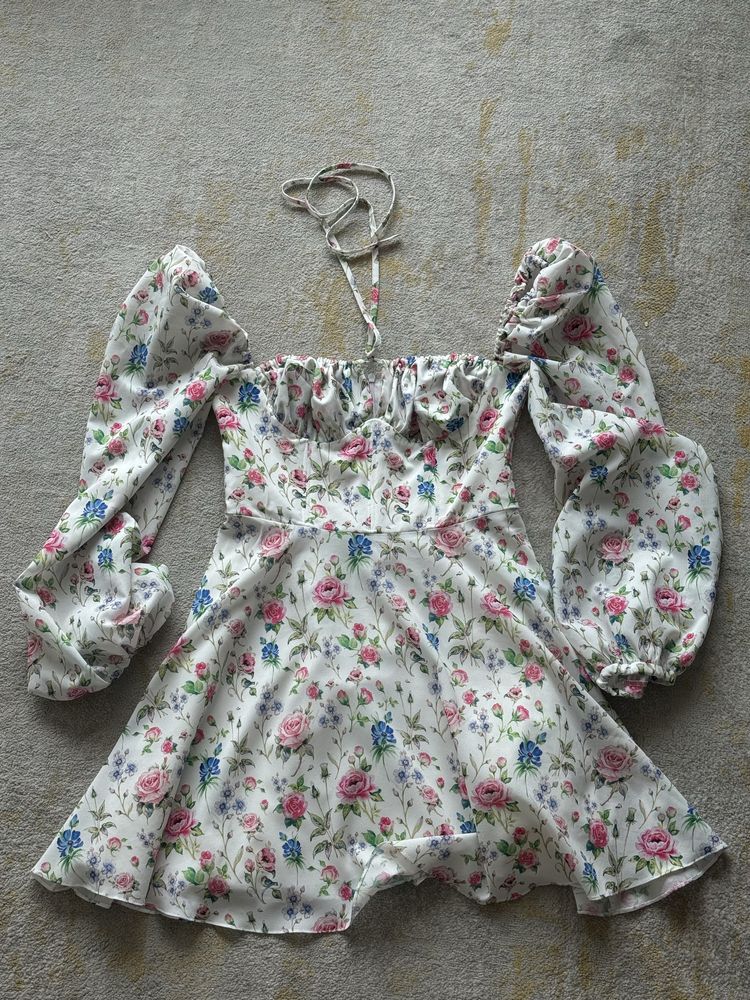 Vestido mini/midi floral com decote S/M