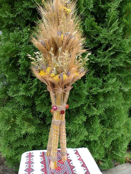 Дідухи, снопики та букети на свята.