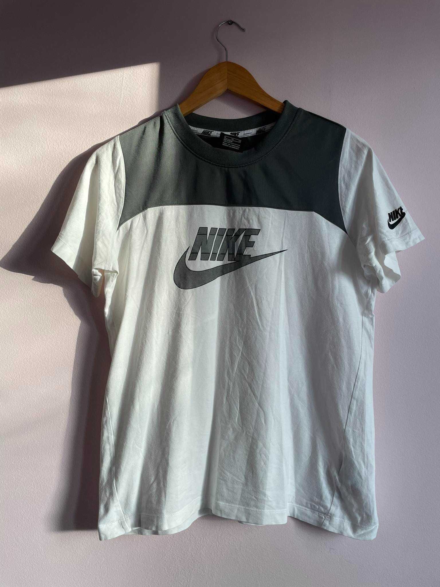 T-shirt Nike biały 170cm/XL dziecięcy