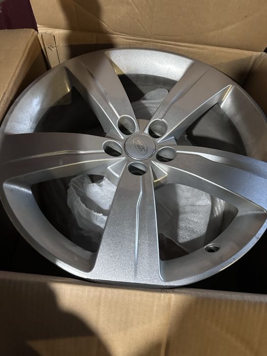 r19 5*108, оригінальні диски на Range Rover Velar 5046 style