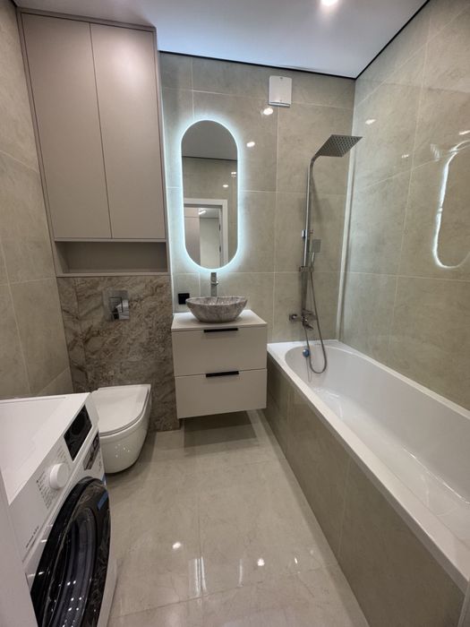 Продам євродвокімнатну квартиру в новобудові Птичка гидропарк