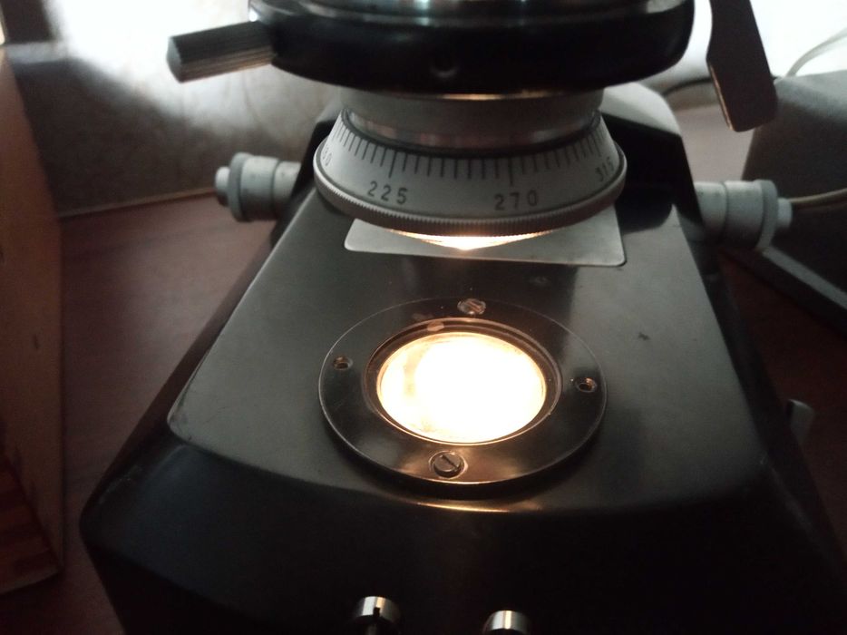 Поляризаційний мікроскоп МИН-8