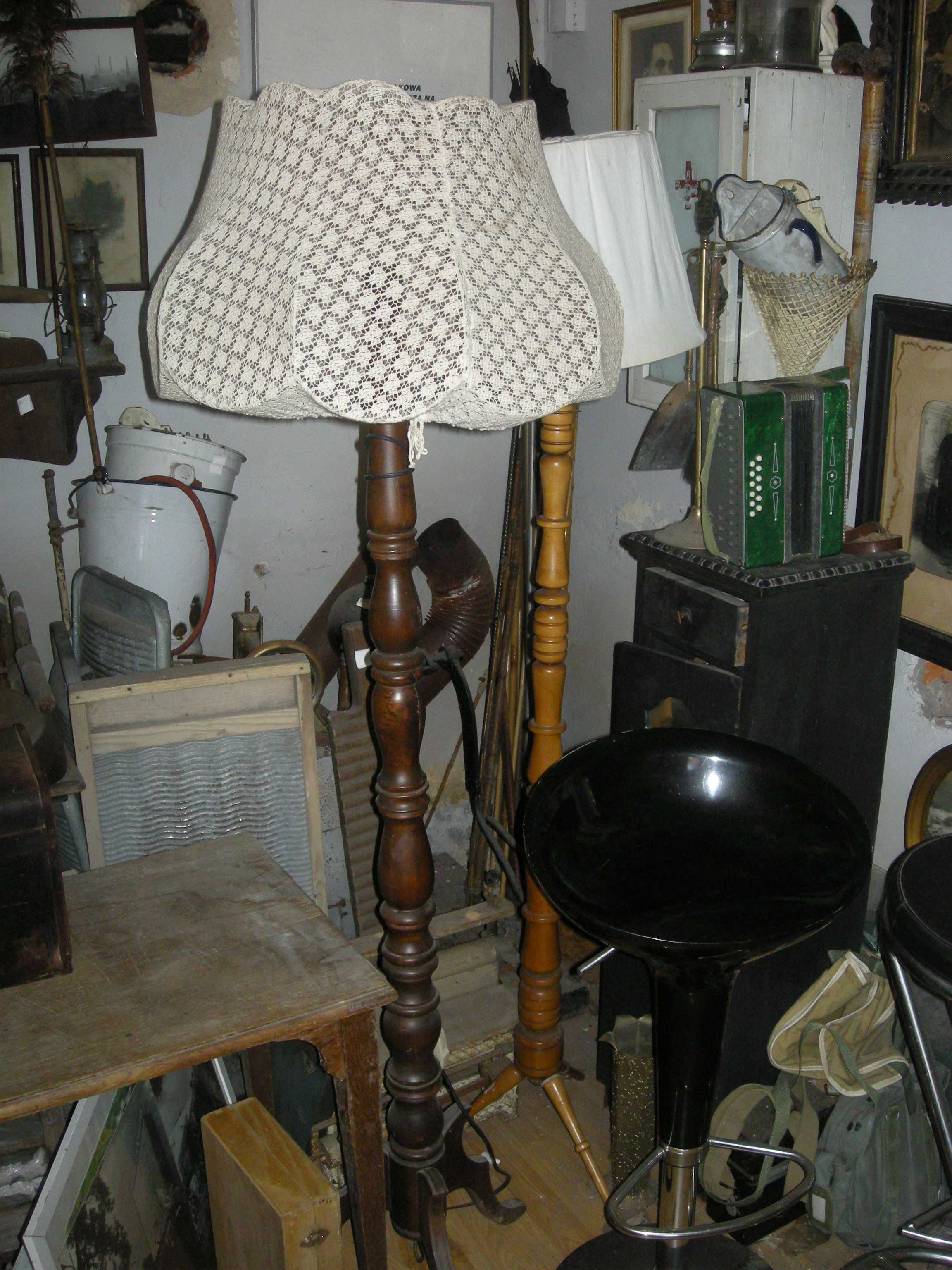 lampa stojąca podłogowa drewniana z abażurem