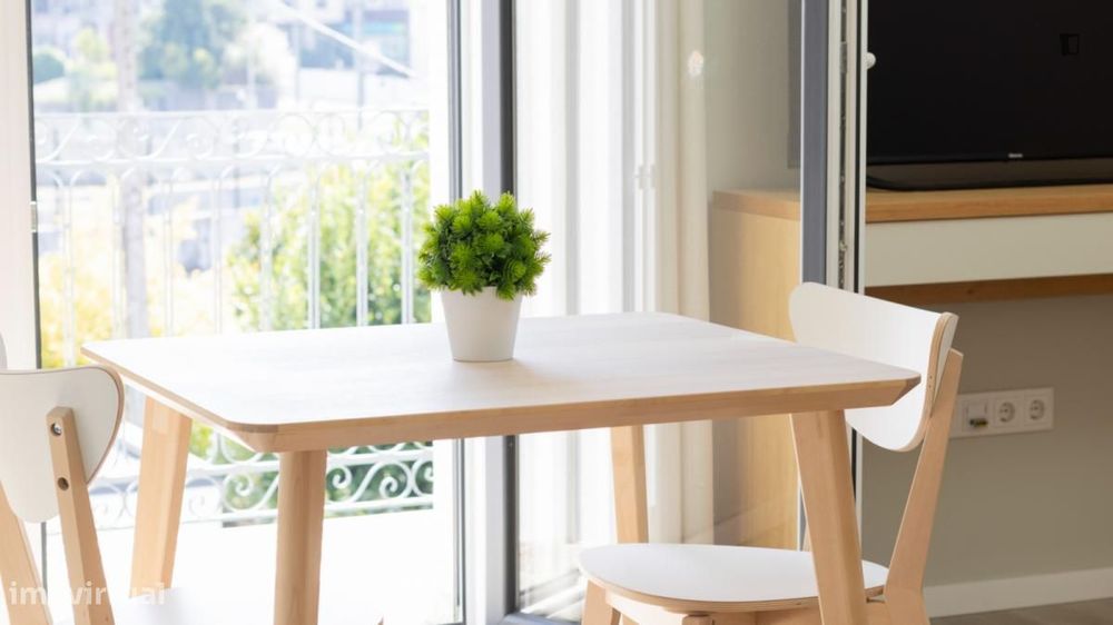 Estúdio - localizado em Santa Marinha Porto