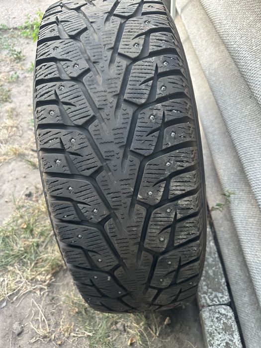 Продам резину Yokohama IceGuard 245/70/16
