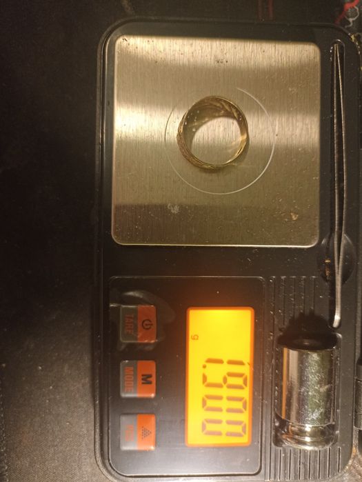 Złoty pierścionek 585