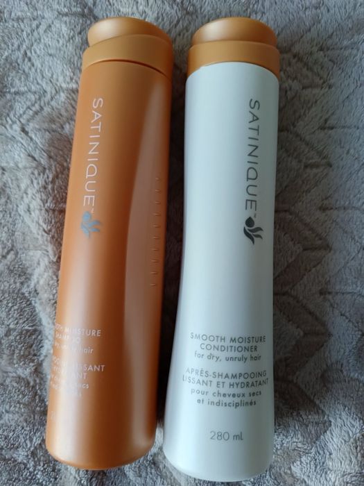 Szampon + Odżywka wygładzająco - nawilżająca Satinique