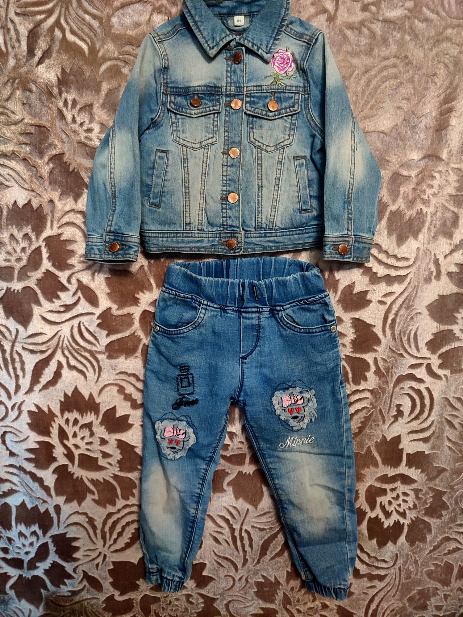 Пиджак+джинсы 4-5лет, на девочку, куртка