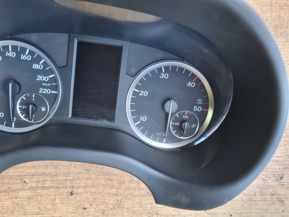 Mercedes Vito W447 2.2 licznik zegary automat