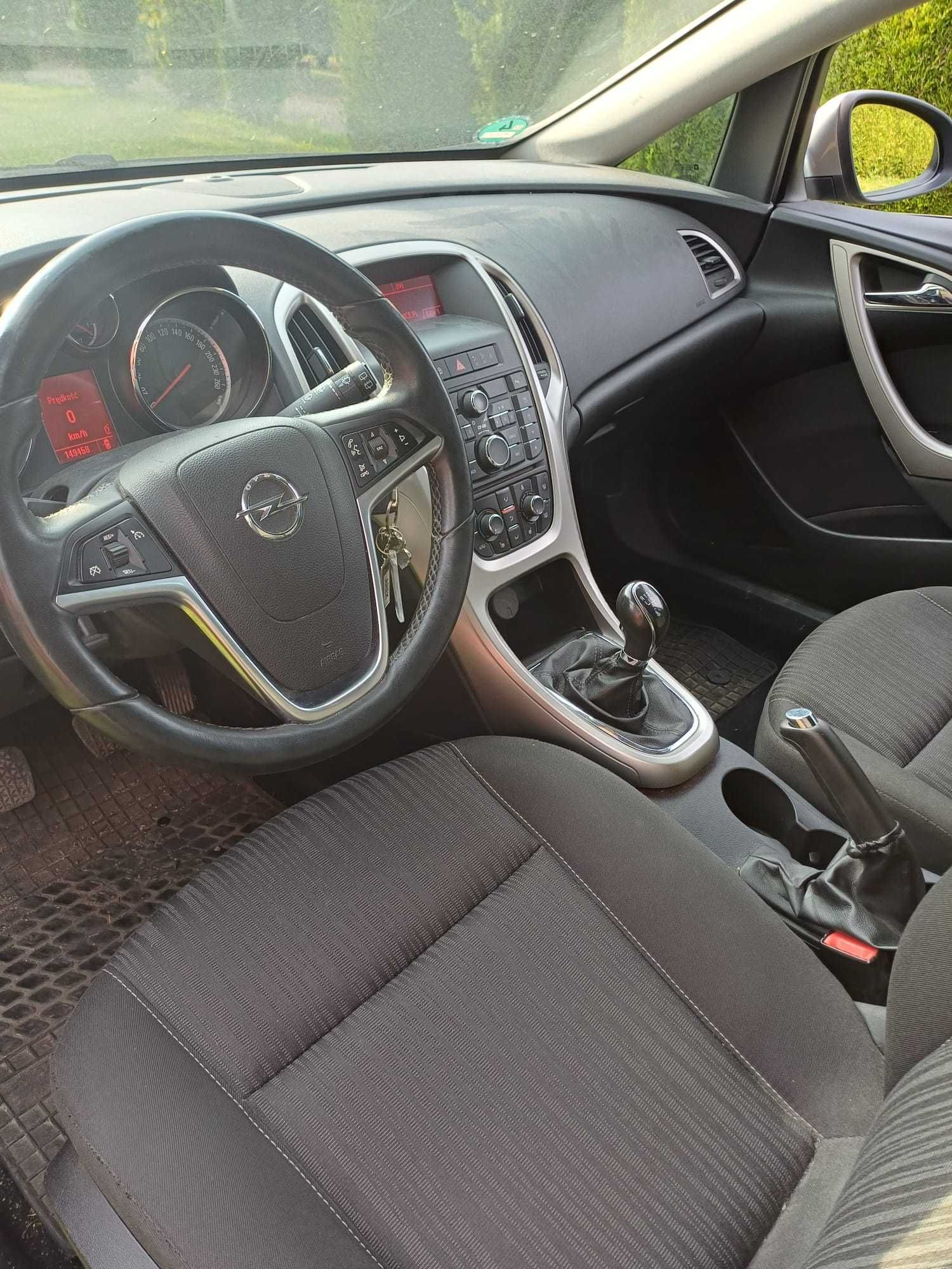 Opel Astra J 1.4 Turbo 140 KM