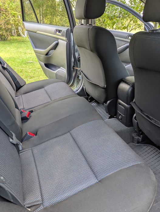 Toyota Avensis T25 2.2 155KM