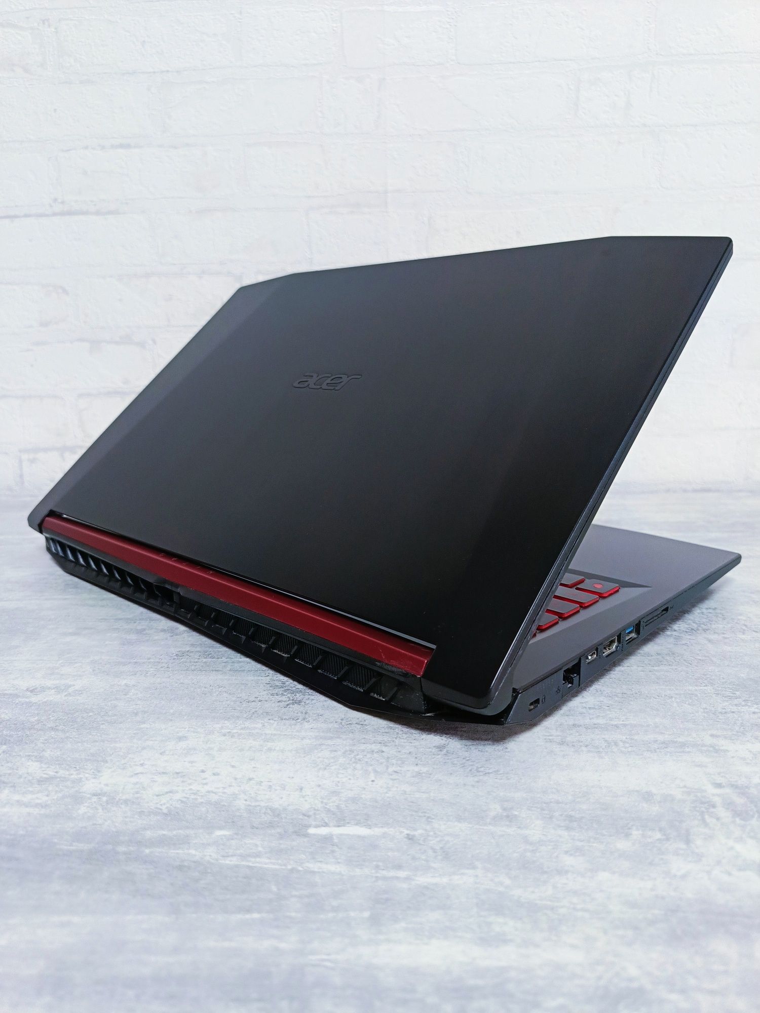 Игровой Acer NITRO GTX 1050/i5-8300H/RAM 16/SSD