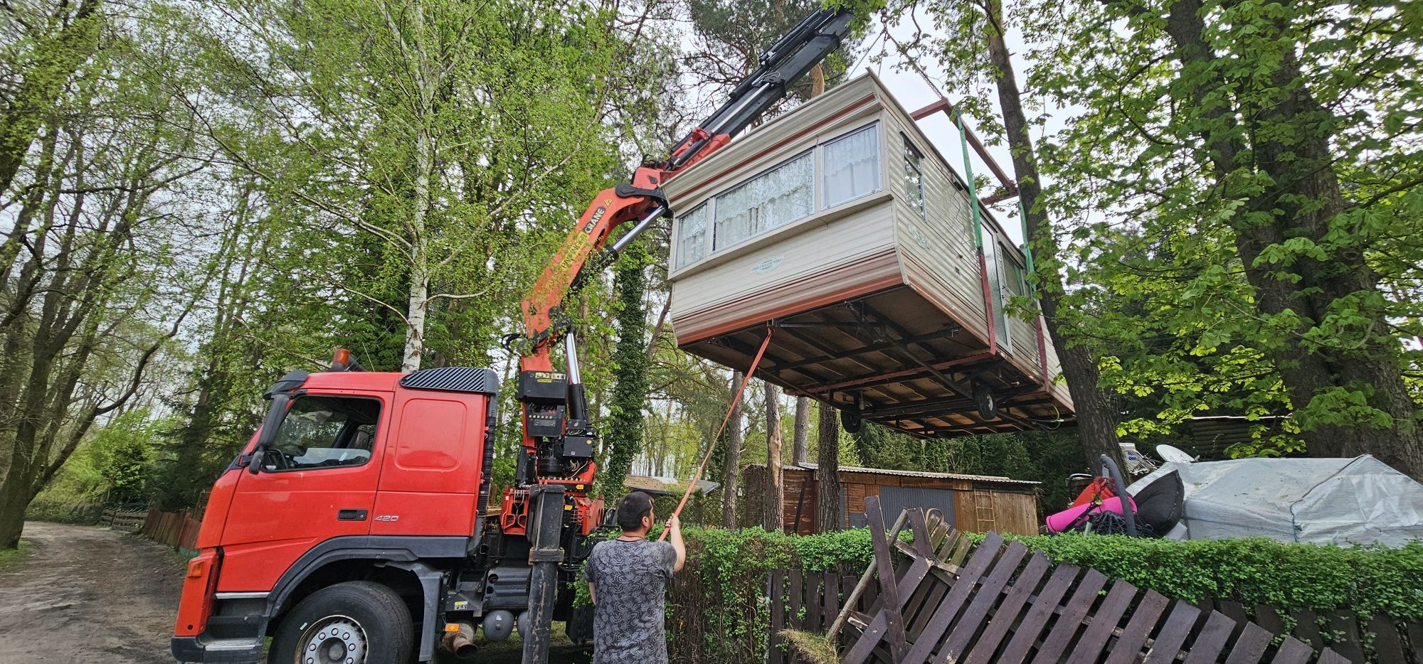 Usługi transportowe. Gabaryty. Pilot. Plotowanie pojazdów. Hds.