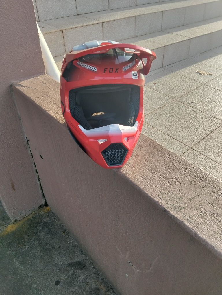 Capacete fox novo