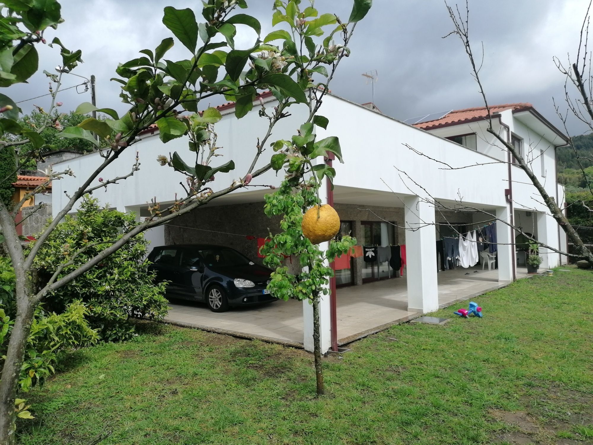MORADIA COM LAREIRA E aquecimento central